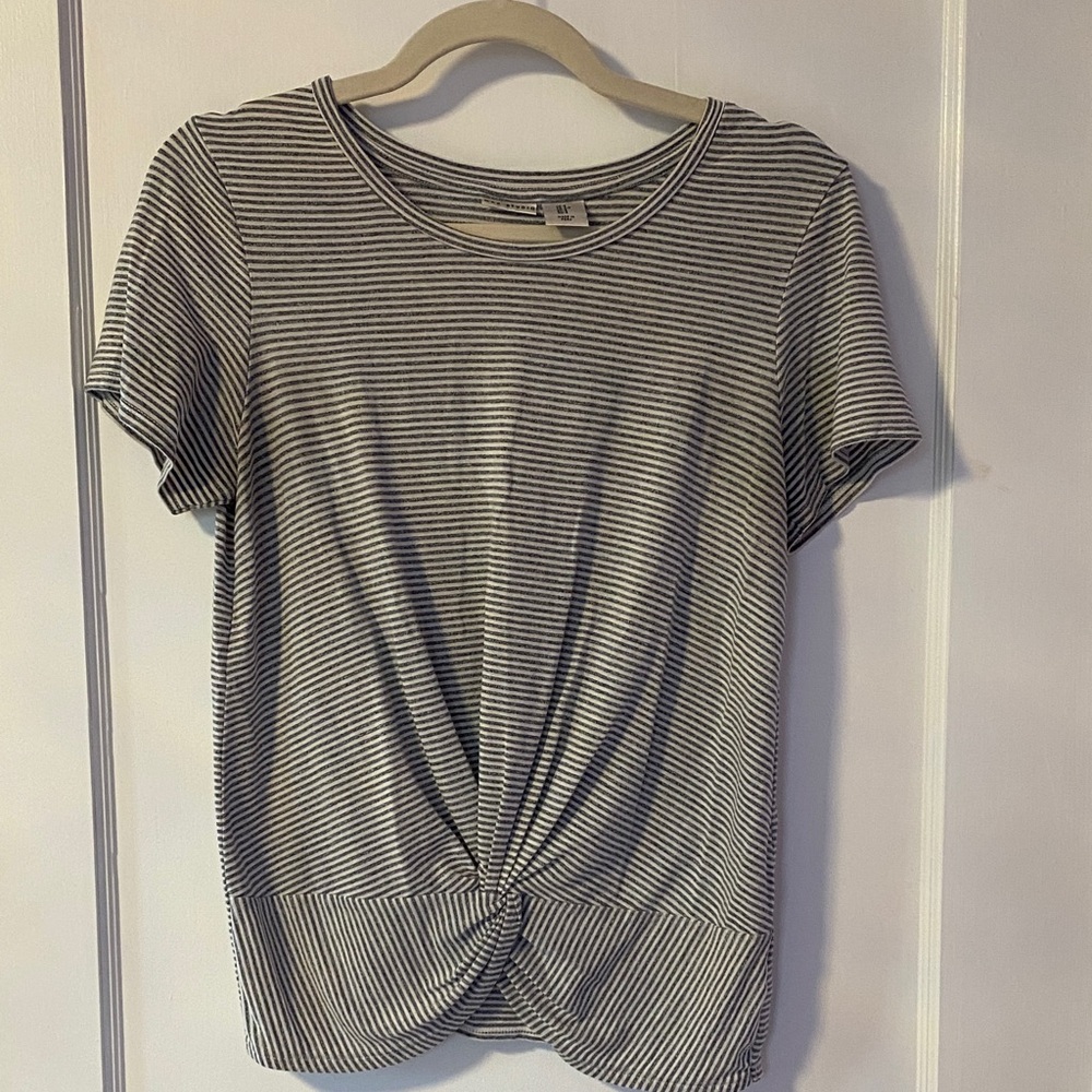 **FINAL CHANCE**Grey and White Striped Knot Tee